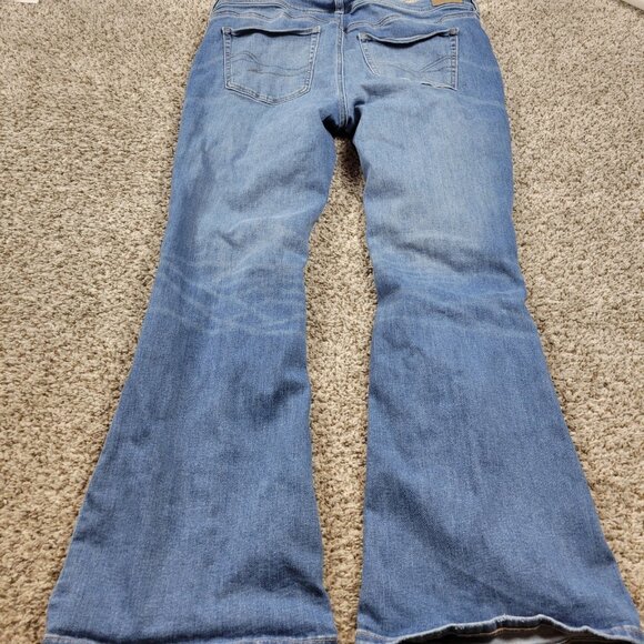 American Eagle Jeans Womens 16 Short Kick Boot Medium Wash Distressed Denim - Picture 7 of 8